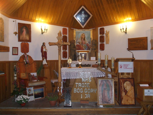 Wnętrze Kaplicy na Groniu Jana Pawła II